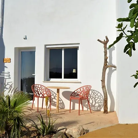 Ecovilla לינה וארוחת בוקר *